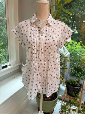 Jane and Delancey 100% cotton Bee Print Button-Up Blouse